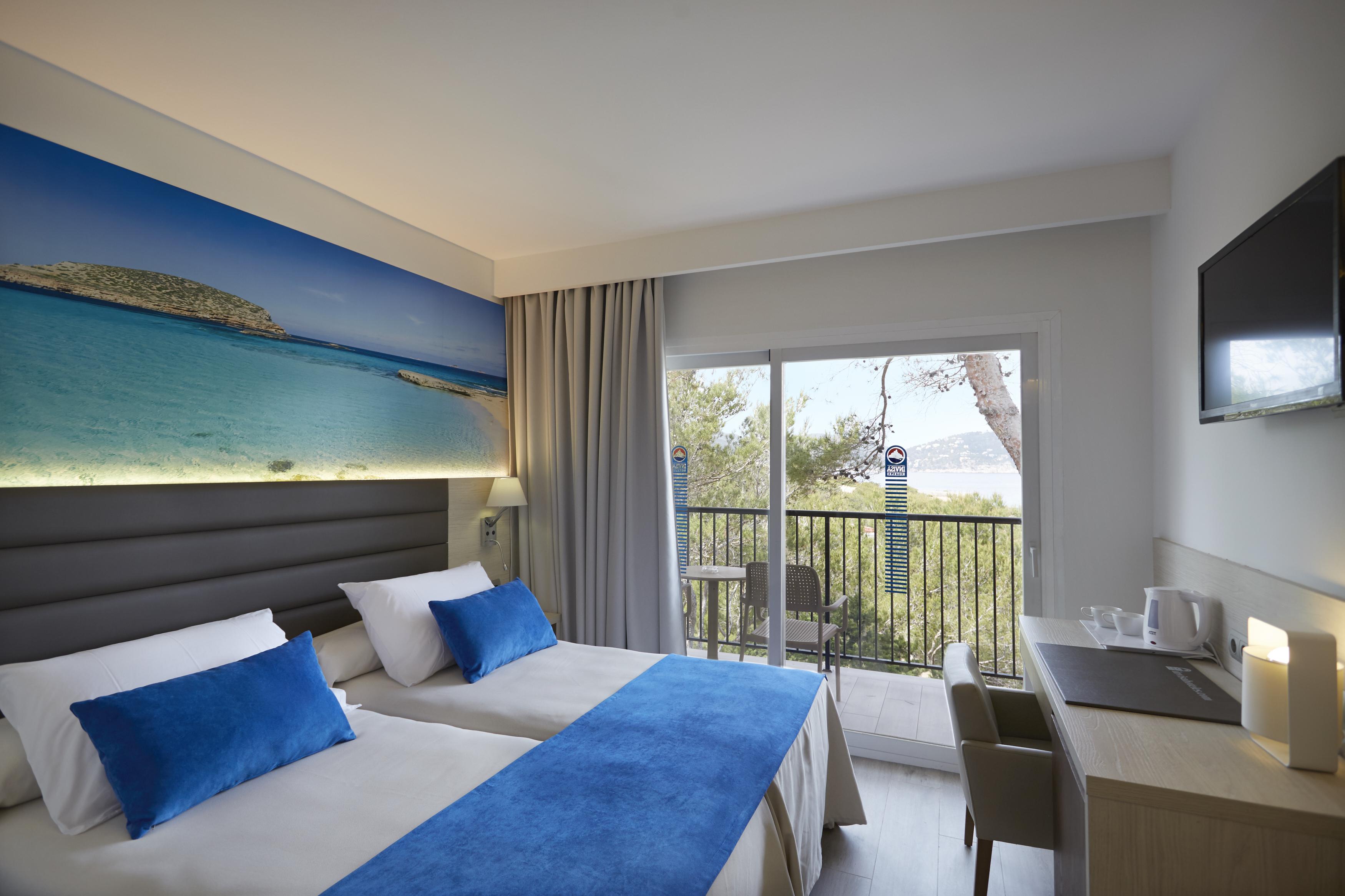 Invisa Hotel Club Cala Blanca Es Figueral Ngoại thất bức ảnh