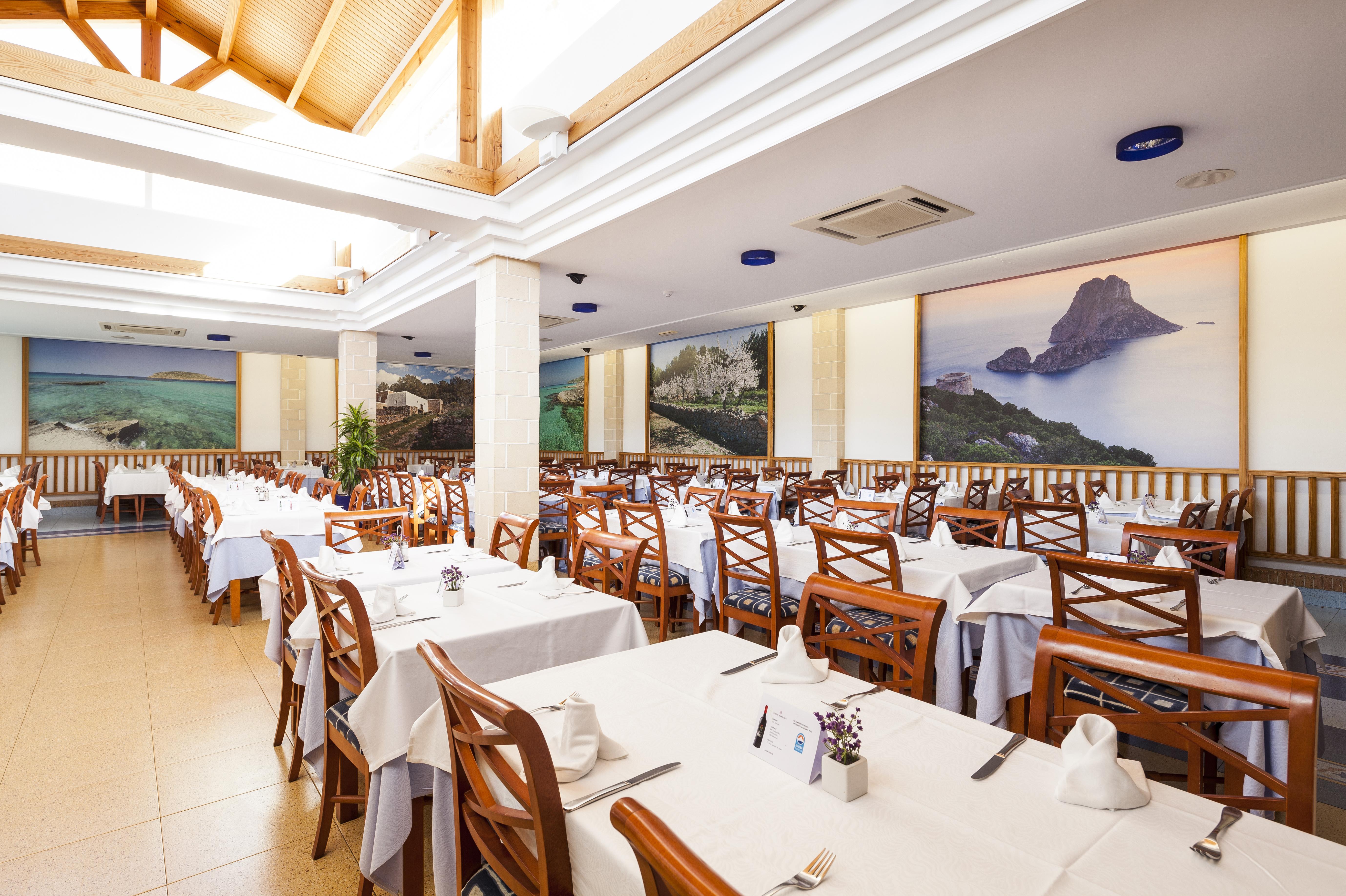 Invisa Hotel Club Cala Blanca Es Figueral Ngoại thất bức ảnh