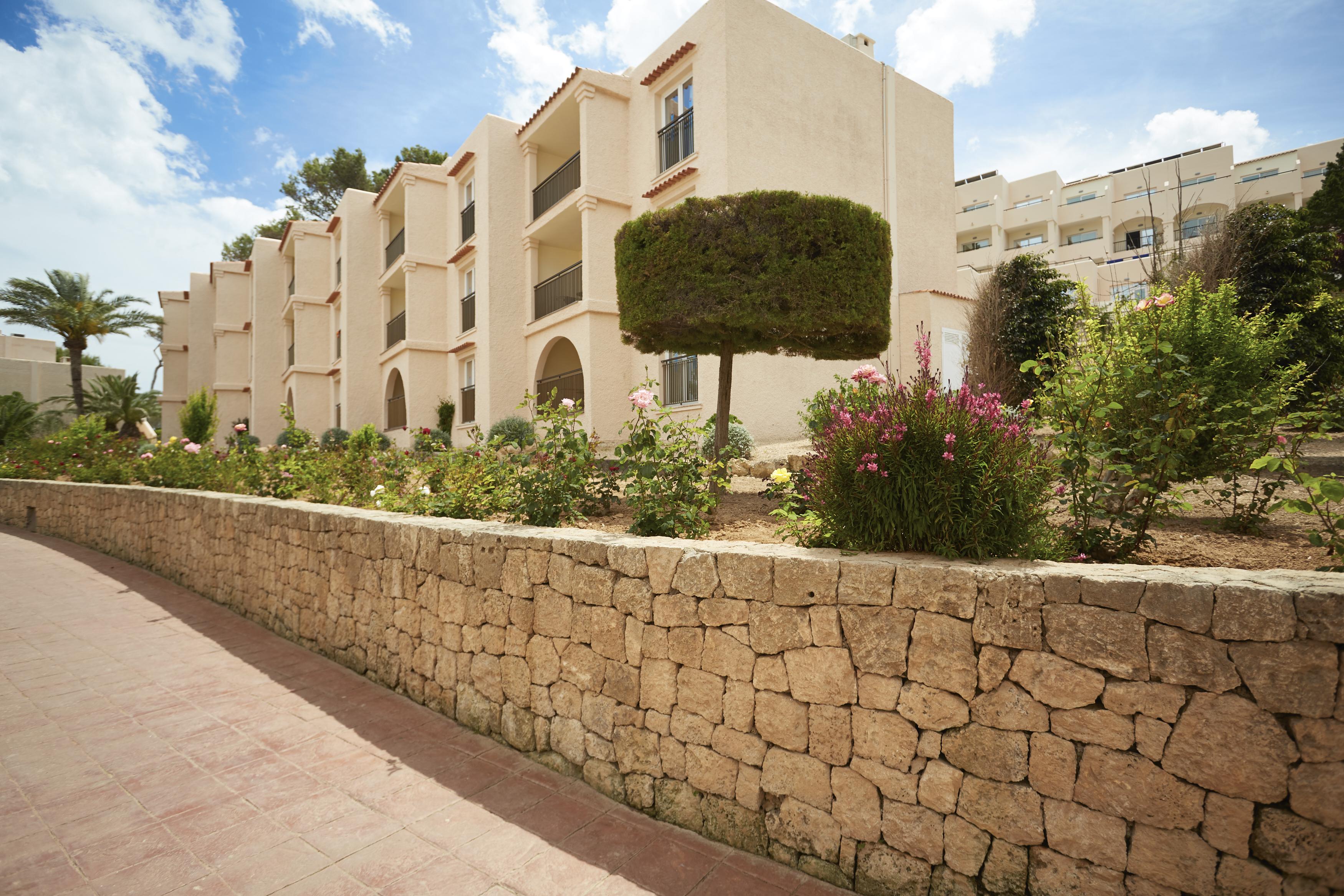 Invisa Hotel Club Cala Blanca Es Figueral Ngoại thất bức ảnh