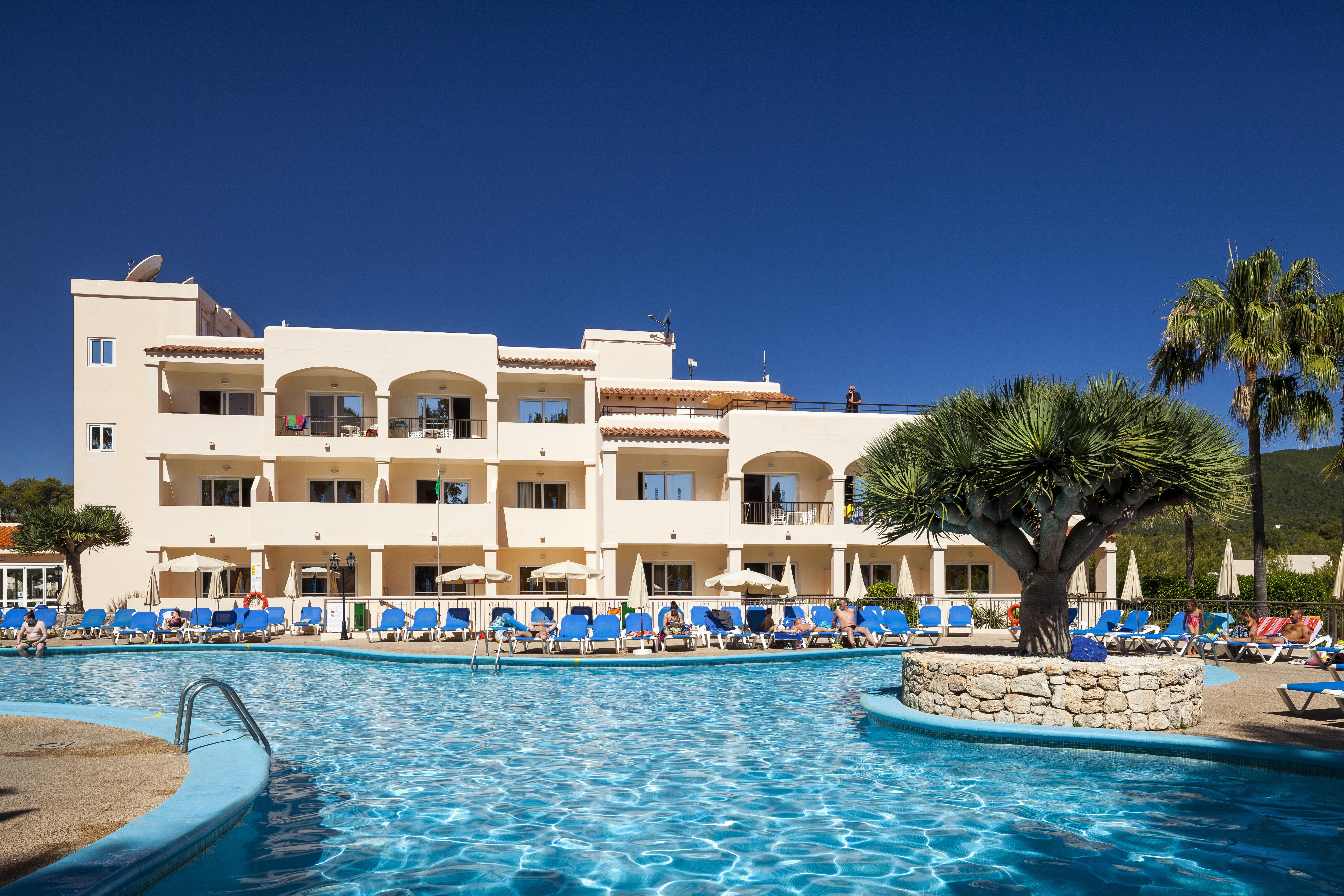 Invisa Hotel Club Cala Blanca Es Figueral Ngoại thất bức ảnh
