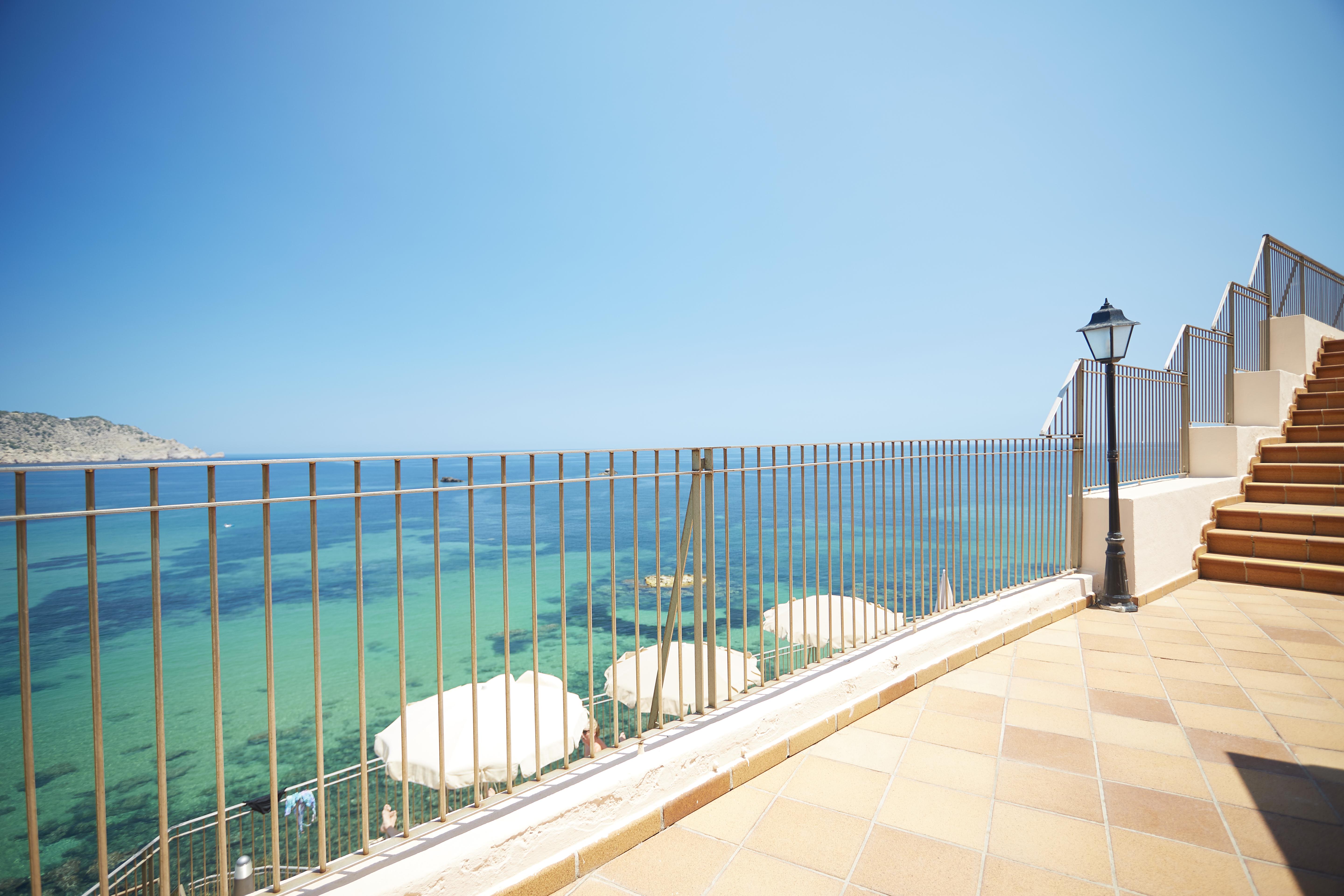 Invisa Hotel Club Cala Blanca Es Figueral Ngoại thất bức ảnh