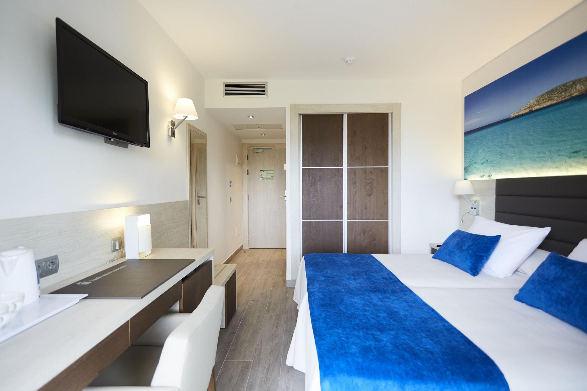 Invisa Hotel Club Cala Blanca Es Figueral Ngoại thất bức ảnh