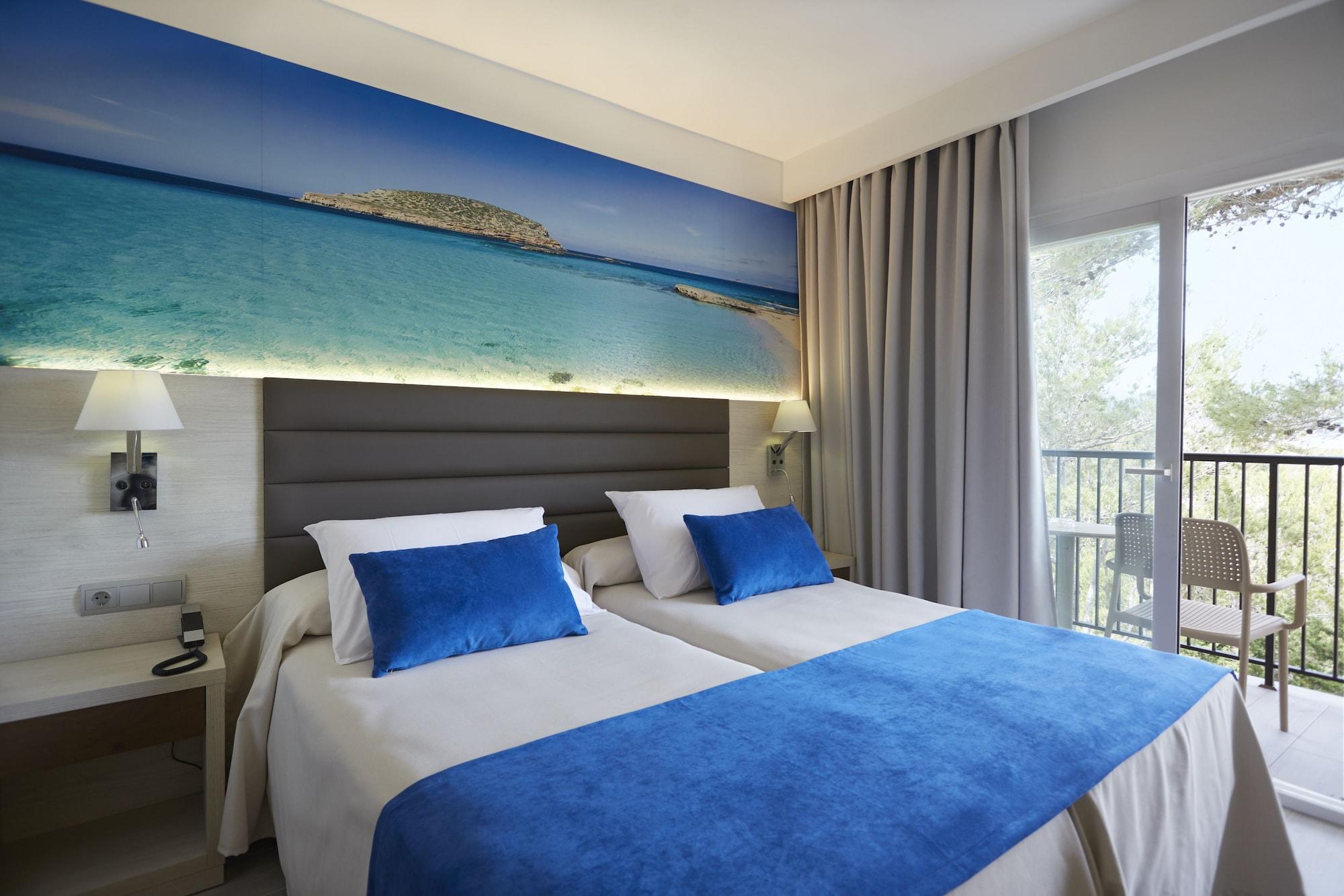 Invisa Hotel Club Cala Blanca Es Figueral Ngoại thất bức ảnh