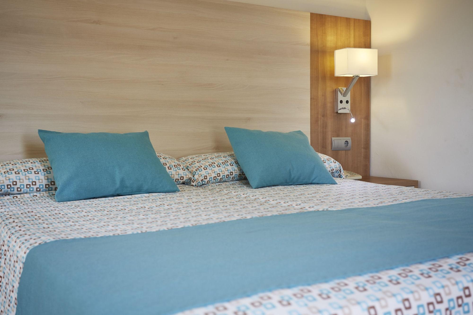 Invisa Hotel Club Cala Blanca Es Figueral Ngoại thất bức ảnh