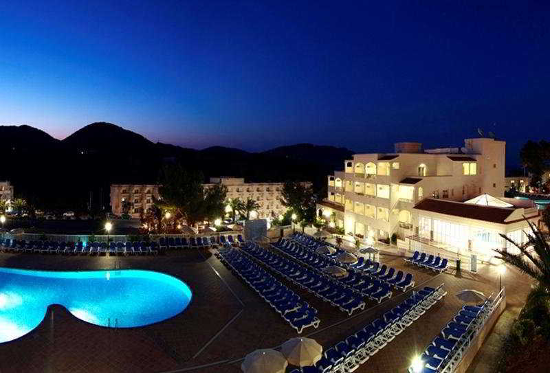 Invisa Hotel Club Cala Blanca Es Figueral Tiện nghi bức ảnh